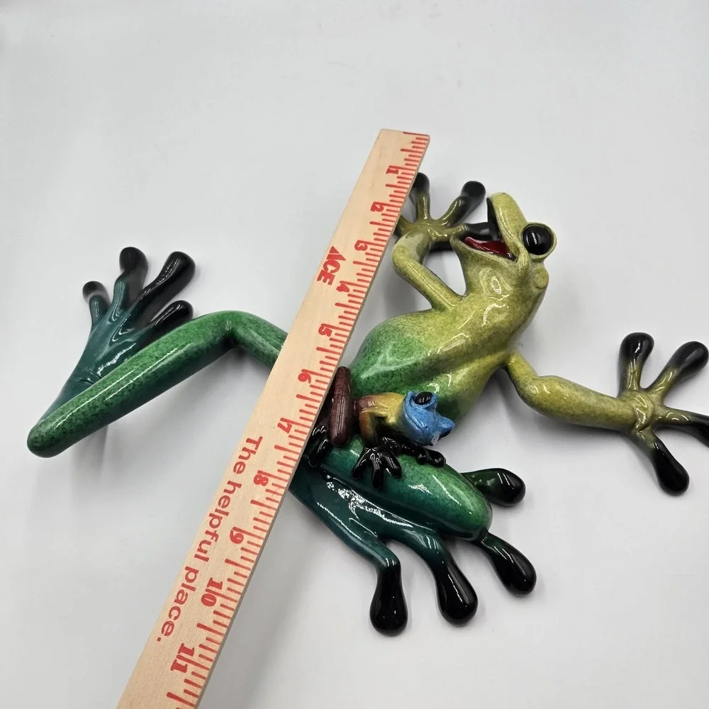 2002 Kitty's Critters Lucy and Lil' Ricky Frogs‎ Colorful Tree Frog Wall Mount